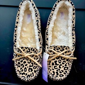 FOR SALE! NWT Target 8 Genuine Suede Leather Leopard Moccasins